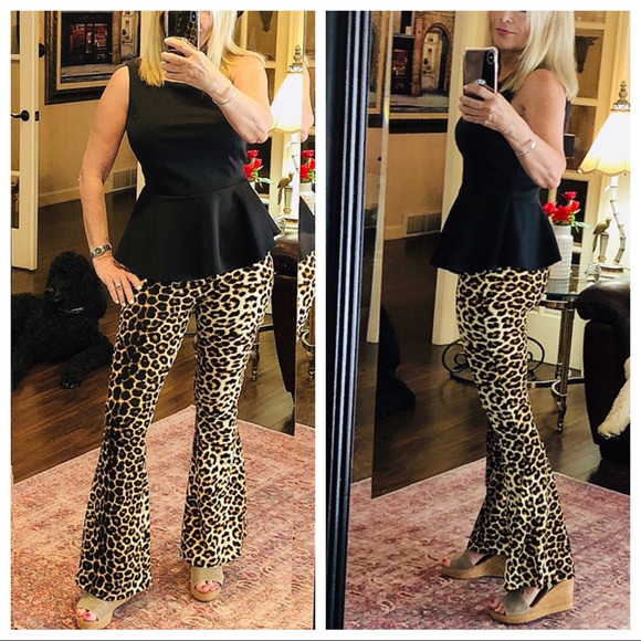 10/11 HOST PICK high waist leopard bellbottoms - Picture 5 of 6